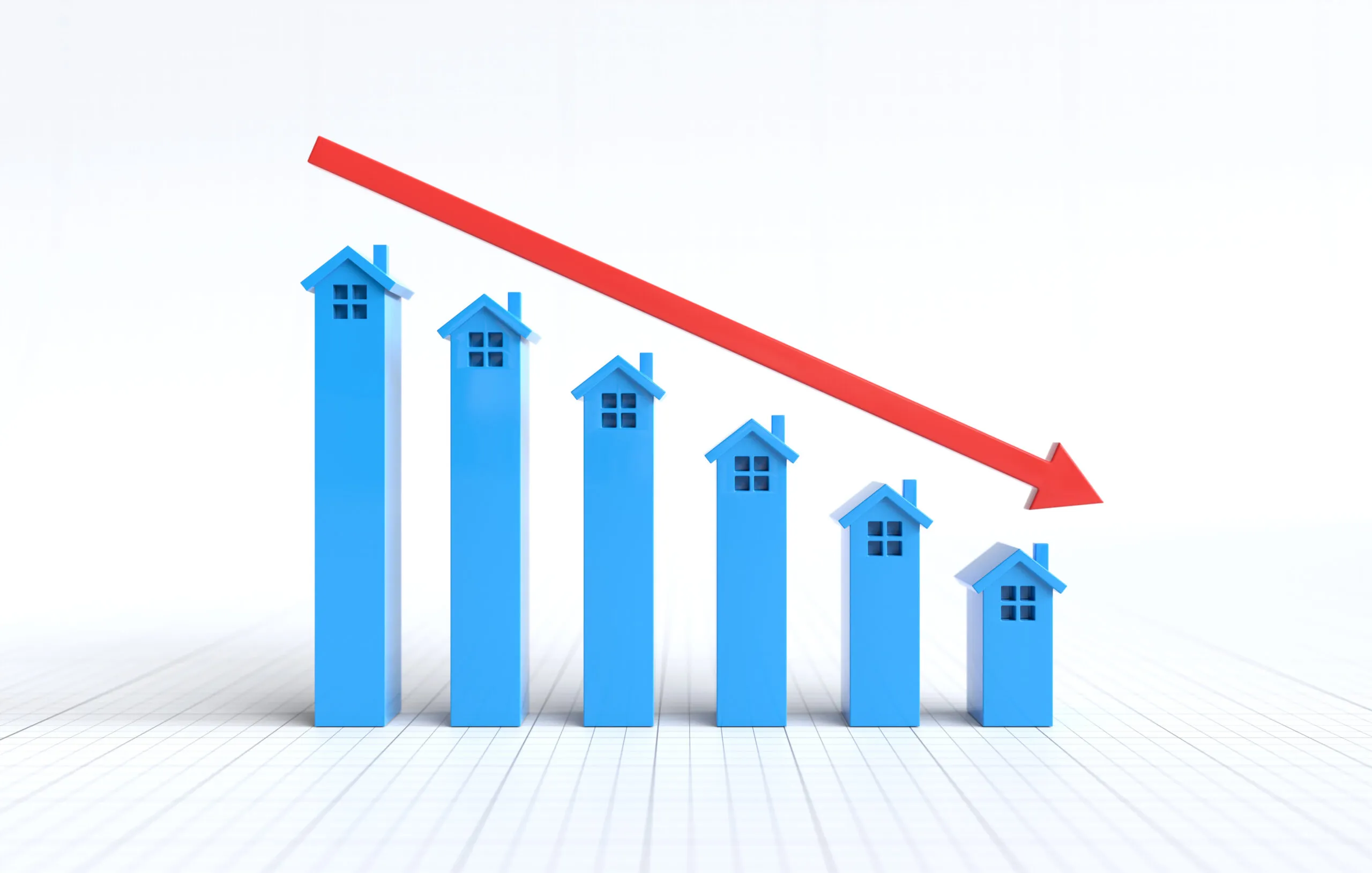 A row of blue house icons in a descending bar chart with a red downward arrow